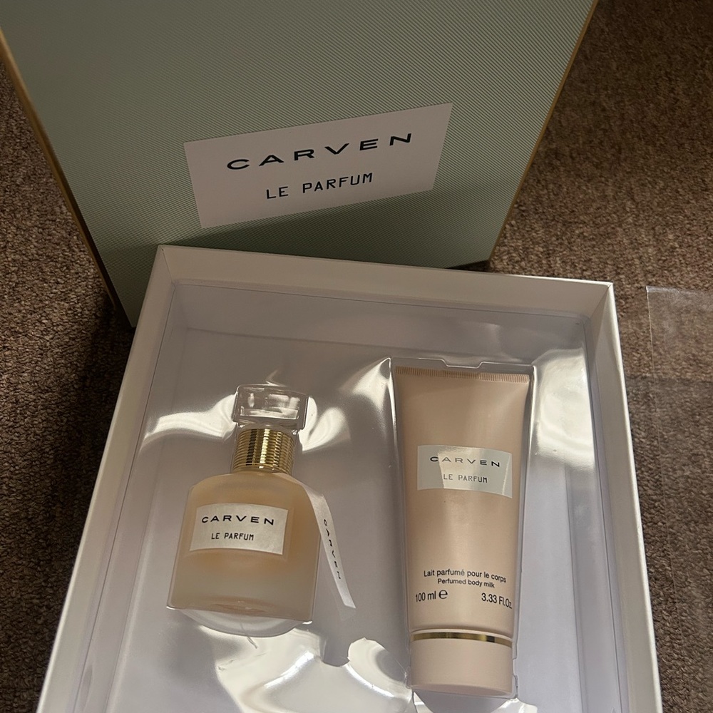 Carven Gift Set in Soft Nude with Gold Accents